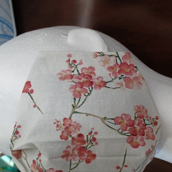 Handmade Facemask Spring Blossoms - Picture 5 of 5